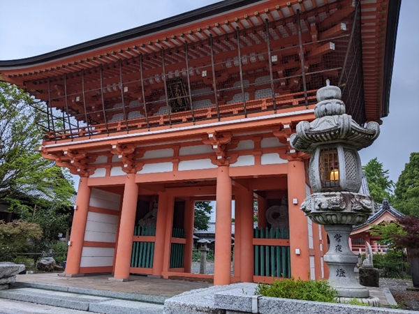 美江寺山門